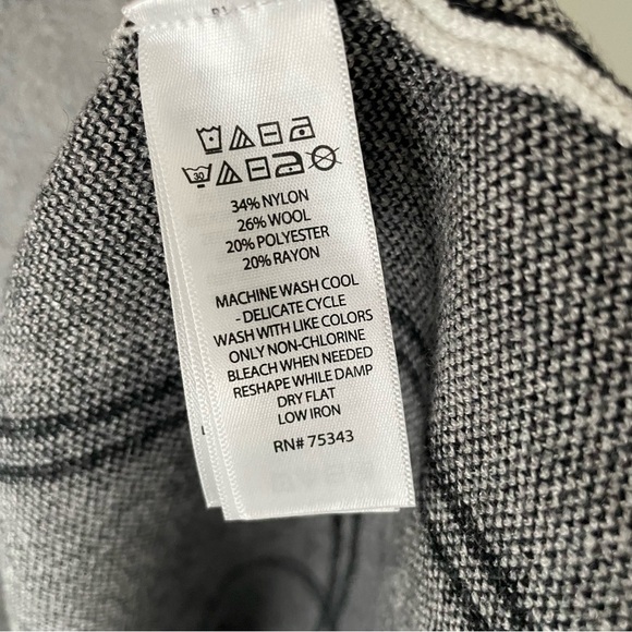 Tahari Wool Blend Longline Check Sleeveless Pullover Knit Sweater Tunic - Picture 3 of 8